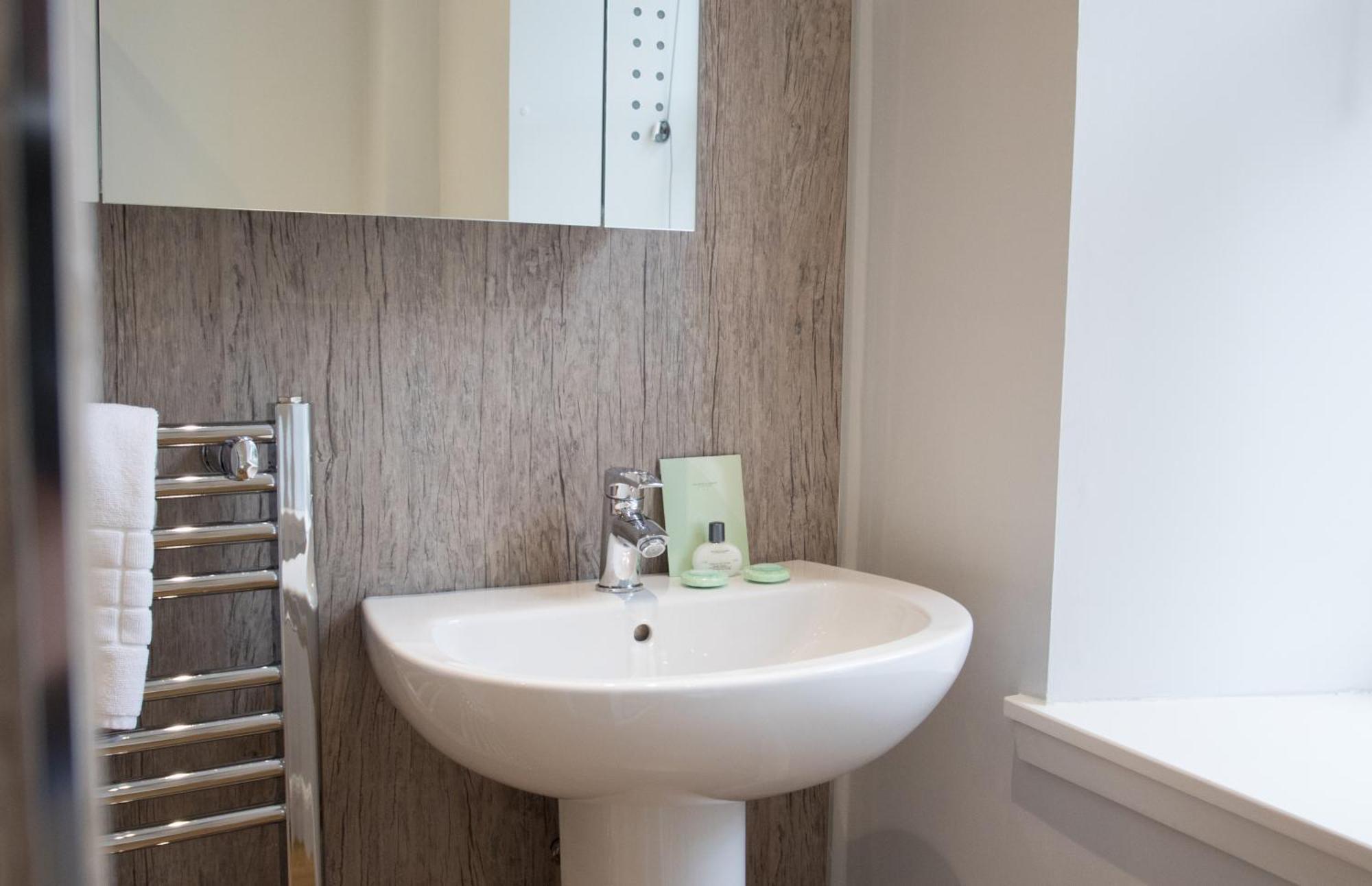 Glenmoriston Town House Apartments Inverness Esterno foto