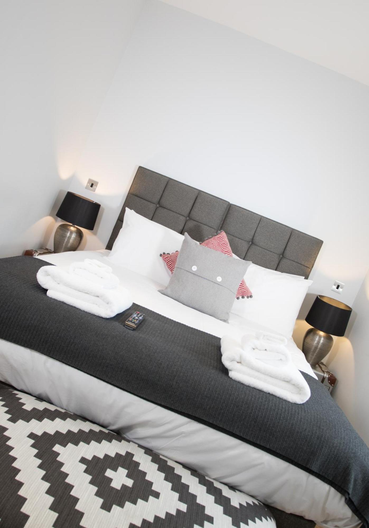 Glenmoriston Town House Apartments Inverness Esterno foto